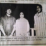 Avtar Bhogal with Asha Bhosle and Aadesh Shrivastava on the song recording of Tasveer